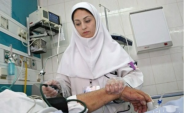 کمبود نیرو در وزارت بهداشت و خطر آشفتگی در بیمارستان‌ها
