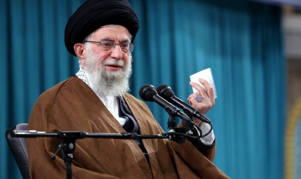 رهبر انقلاب: خلأ سردار سلیمانی در موارد بسیاری پر شده