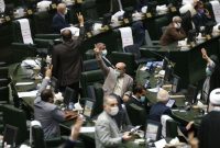 طرح جدید مجلس برای مجازات اظهار نظر افراد مشهور پیش از مقامات رسمی؛ ۱۰ تا ۱۵ سال حبس، جزای نقدی و ۵ تا ۱۰ سال محرومیت از حقوق اجتماعی/ هر فرد مشهور حتی از نظر علمی و هر نوع اظهار نظر حتی از طریق مقالات مشمول این مجازات است