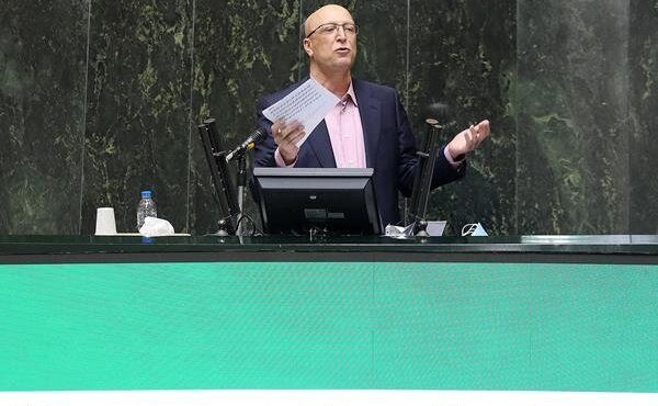 وزیر علوم در مجلس: قرار گرفتن در فاز تقابل باعث ضرر میشود وزیر علوم در مجلس: قرار گرفتن در فاز تقابل باعث ضرر میشود