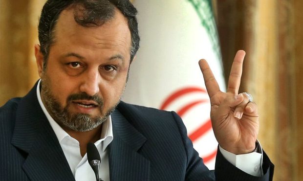 وزیر اقتصاد درباره اختیارات ویژه بانک مرکزی برای مداخله در بازار ارز: تمامی صنایع کشور حتی مجموعه های دولتی شامل حوزه نفت و صنعت باید از بانک مرکزی تبعیت کنند/ محدودیت دسترسی ایران به درهم پس از تحریم‌های روسیه، کذب است