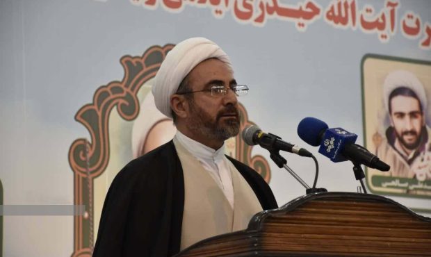 امام جمعه ایلام تاکید کرد: جایگاه مجاهدت دینی از جهاد نظامی بالاتر است