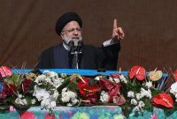 رئیسی در جمع راهپیمایان ۲۲ بهمن: اگر دنبال شنیدن صدای ملت هستید، این‌ها ملت ایران هستند/ به برکت انقلاب اسلامی، زنان آزادند/ فریب‌خوردگان اغتشاشات متوجه شدند که دشمن دنبال فتنه است و مسئله‌اش نه «زن» است، نه «زندگی» و نه «آزادی»/ به دهه هشتادی‌ها و نودی‌ها می‌گویم که آینده ایران اسلامی بسیار بسیار درخشان است