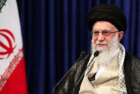 رهبر انقلاب: ضعف‌های کشور را با نگاه انقلابی می‌توانیم برطرف کنیم نه با نق زدن