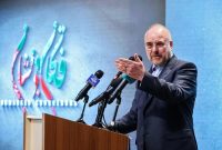 قالیباف: امام گفته بود من نگران آینده دور انقلاب در حوزه مسائل اقتصادی هستم/ یکی از نعمت‌هایی که به آن توجه نمی‌کنیم این است که زمانی تنفس می‌کنیم که در سایه یک نظام اسلامی هستیم