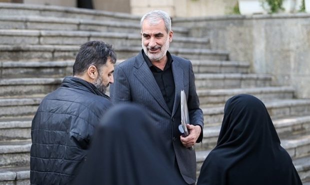 وزیر آموزش و پرورش: حوادث اخیر (مسمومیت دانش آموزان) یک منشأ اولیه داشت، اما بد معرفی شد/ ما هم بسیار نگران بودیم، ولی آنقدری نبود که با این اتفاق این همه تعطیلی داشته باشیم