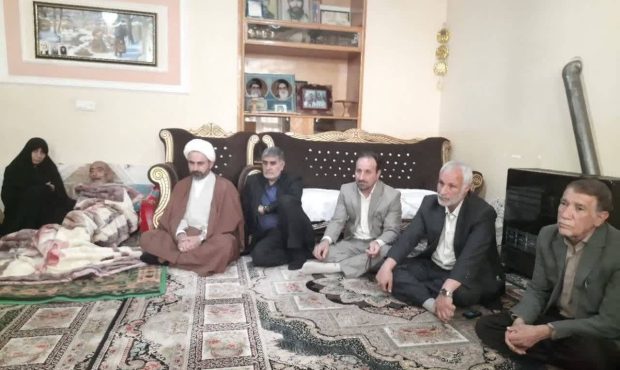 نماینده ولی فقیه در استان و امام جمعه ایلام تاکید کرد: افراد طالب شهادت به دنبال نام و نشان دنیوی نبودند نماینده ولی فقیه در استان و امام جمعه ایلام تاکید کرد: افراد طالب شهادت به دنبال نام و نشان دنیوی نبودند