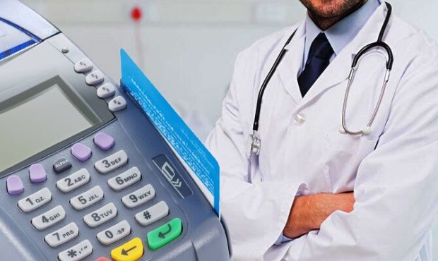 سازمان مالیاتی: بخش زیادی از پزشکان از کارتخوان استفاده نمیکنند/ صورت تکرار این تخلف، امکان دارد مجوز آنها باطل شود سازمان مالیاتی: بخش زیادی از پزشکان از کارتخوان استفاده نمیکنند/ صورت تکرار این تخلف، امکان دارد مجوز آنها باطل شود