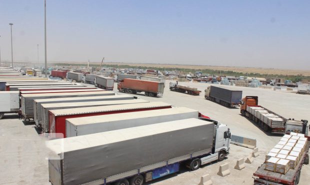 مدیرکل گمرک استان ایلام خبر داد: ترانزیت ۱۴۷ هزار تُن کالا از گمرک بین المللی مهران
