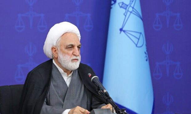 جزئیات عفو محکومان و متهمان حوادث اخیر از زبان رئیس قوه قضائیه: مشمولان عفو اعم از دستگیرشدگان اغتشاشات و غیر اغتشاشات، از مرز هشتاد هزار نفر گذشته؛ پیش‌بینی این است که تا ۹۰ هزار نفر و بالاتر هم برسد/ پیشنهاد دادیم کسانی که تا آخر سال جاری بتوانند رضایت شاکی را بگیرند آن‌ها هم شامل عفو می‌شوند