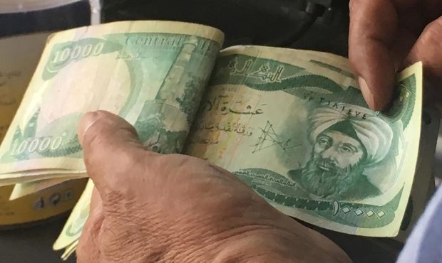 «میدل ایست آی» از قول منابعی در بغداد: عراق بدهی خود به ایران را به جای دلار به دینار داد