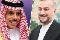 گفتوگوی تلفنی وزرای خارجه ایران و عربستان/ ریاض: دو طرف توافق کردند بهزودی با یکدیگر دیدار و راه بازگشایی سفارتخانهها را هموار کنند گفتوگوی تلفنی وزرای خارجه ایران و عربستان/ ریاض: دو طرف توافق کردند بهزودی با یکدیگر دیدار و راه بازگشایی سفارتخانهها را هموار کنند