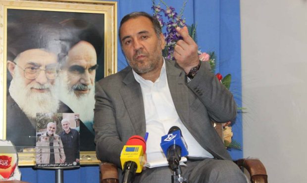 استاندار ایلام تاکید کرد: نماز بعنوان دژ مستحکم در مقابل نفوذ فرهنگ منحط غرب است استاندار ایلام تاکید کرد: نماز بعنوان دژ مستحکم در مقابل نفوذ فرهنگ منحط غرب است