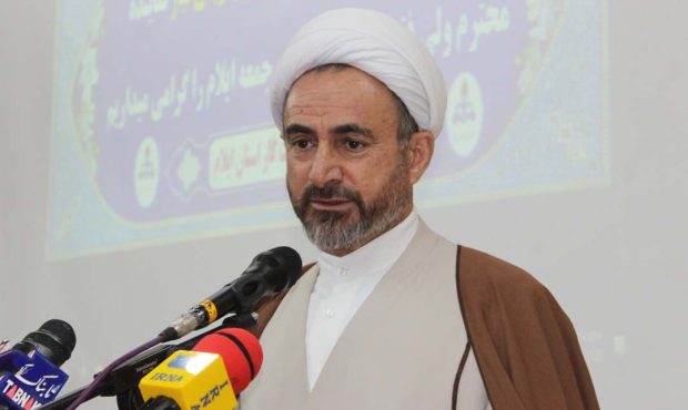 امام‌جمعه ایلام تاکید کرد: رویکرد دستگاه ها در برابر هجمه فرهنگی دشمن باید منسجم باشد