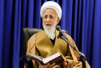 آیت‌الله جوادی آملی: تنها با فقه و اصول نمی‌توان با جامعه ارتباط گرفت/ اگر ما درست عمل کنیم یعنی نجومی نباشد، اختلاسی نباشد، گرانی نباشد، مردم به قانون احترام می‌گذارند