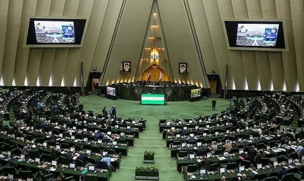 طرح مجلس برای ممنوعیت ادامه تحصیل کارکنان دستگاه‌های اجرایی