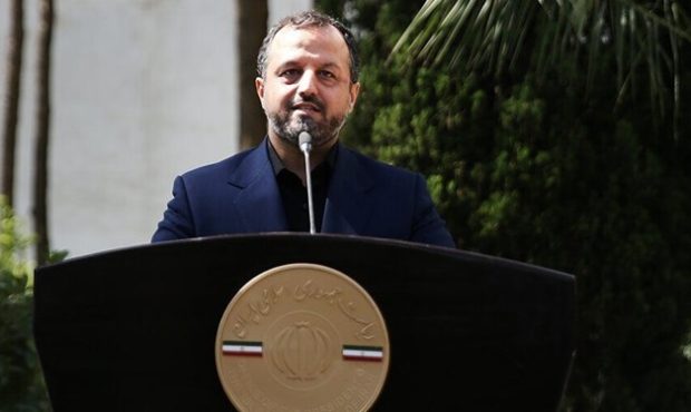 خاندوزی: افراد تحت پوشش کمیته امداد و بهزیستی تا پایان سال سهام عدالت دریافت خواهند کرد