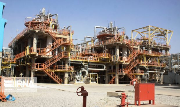 رئیس مجتمع پتروشیمی ایلام تاکید کرد: تولید در پتروشیمی ایلام ادامه دارد