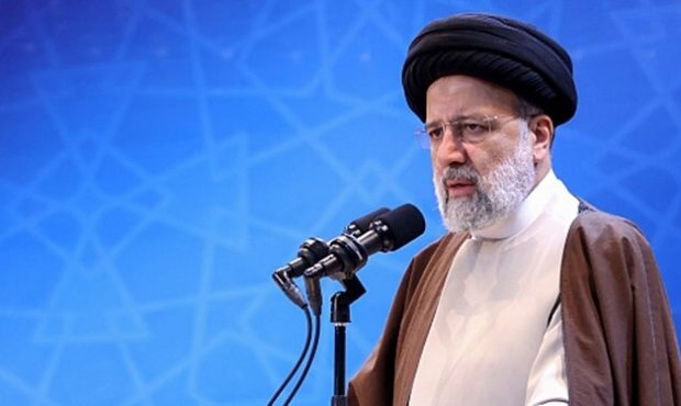 رئیسی: امروز امنیت اجتماعی، اقتصادی و اخلاقی جامعه مورد تهدید دشمن قرار دارد/ نیروی انتظامی در برابر این ناهنجاری‌ها، نقش بازدارندگی دارد