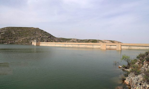 سرپرست شرکت آب منطقهای استان ایلام از سرریز برای دومین بار سد مخزنی دویرج دهلران خبر داد سرپرست شرکت آب منطقهای استان ایلام از سرریز برای دومین بار سد مخزنی دویرج دهلران خبر داد