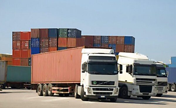 مدیرکل گمرک استان ایلام: صادرات کالا از مرز مهران ۴۴ درصد رشد داشته است