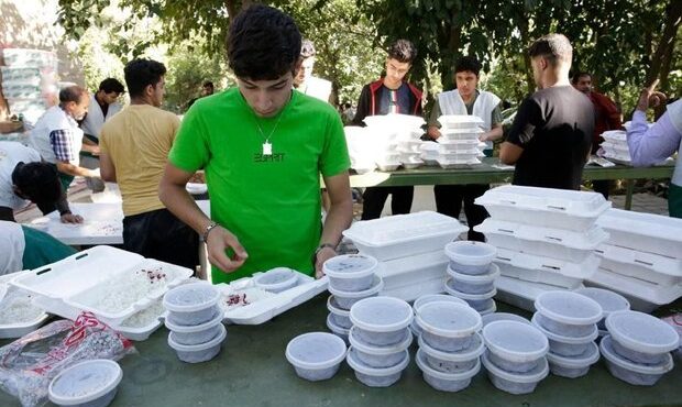 معاون سپاه امیرالمومنین (ع) استان ایلام از توزیع ۱۲۰ هزار پرس غذای گرم بین نیازمندان خبر داد معاون سپاه امیرالمومنین (ع) استان ایلام از توزیع ۱۲۰ هزار پرس غذای گرم بین نیازمندان خبر داد