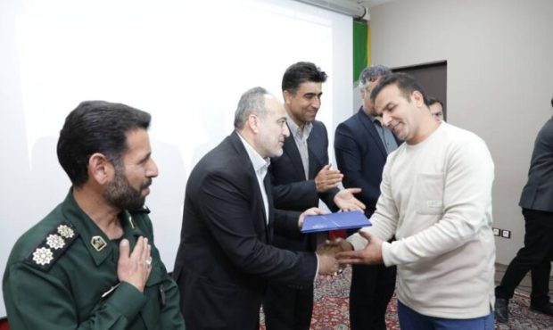 مدیرکل فرهنگ و ارشاد اسلامی استان ایلام تاکید کرد: راز ماندگاری آثار هنری نگاه الهی است