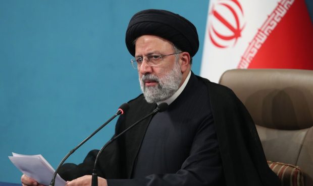 پاسخ رئیسی به توصیه رهبر انقلاب: اطمینان می‌دهم هر سه قوه از حاشیه‌ها پرهیز کنند