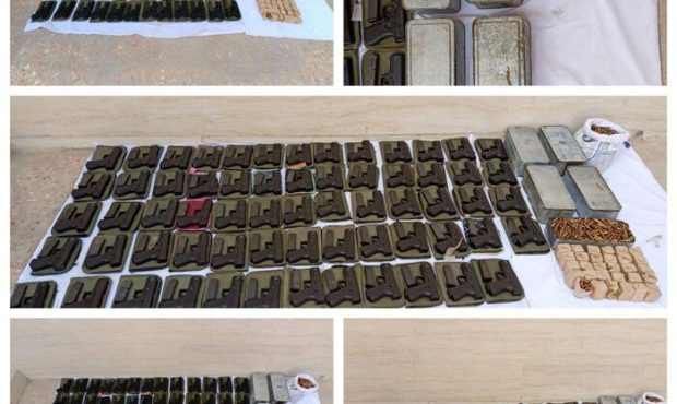 فرمانده مرزبانی استان ایلام از کشف ۶۴ قبضه سلاح کلت کمری در حوزه هنگ مرزی دهلران خبر داد