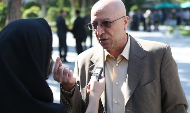 وزیر علوم: ممکن است دانشگاه ها در راستای حجاب برنامه هایی داشته باشند / برنامه‌ای برای یکسان سازی پوشش در محیط آموزش عالی نداریم