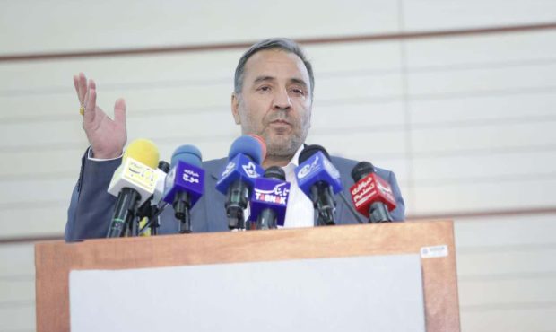 استاندار ایلام تاکید کرد: استان ایلام افتخار خادمی زوار اربعین و عتبات عالیات را دارد