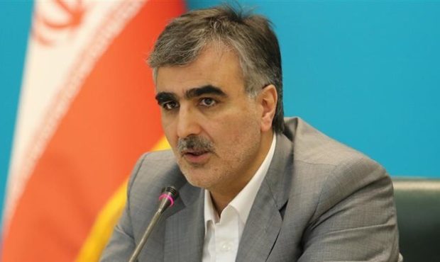 رئیس بانک مرکزی: ورود به بازار غیررسمی ارز معادل پول‌شویی است