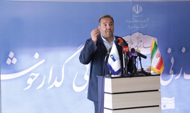 استاندار ایلام خبر داد: دولت سیزدهم یک هزار و ۳۰۰ میلیارد تومان برای سامانه گرمسیری در ایلام سرمایه گذاری کرده است استاندار ایلام خبر داد: دولت سیزدهم یک هزار و ۳۰۰ میلیارد تومان برای سامانه گرمسیری در ایلام سرمایه گذاری کرده است