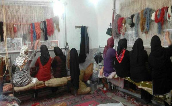 رئیس سازمان صمت ایلام خبر داد؛ برگزاری دوره های آموزش ارتقای مهارت قالیبافان استان ایلام