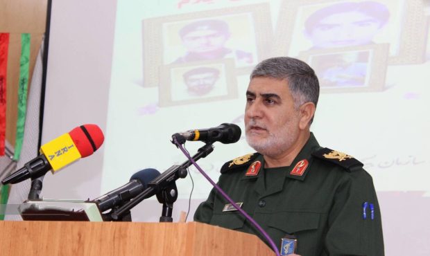 فرمانده سپاه ایلام تاکید کرد: شهدای جهادگر با خدمات رسانی به محرومان در مسیری درست و بالنده گام نهاده اند