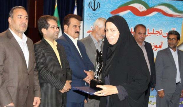 مدیرکل آموزش و پرورش خبر داد: برای انتخاب معلمان نمونه ۴۷ نفر به مرحله استانی و سه نفر به کشوری راه یافتند کردند