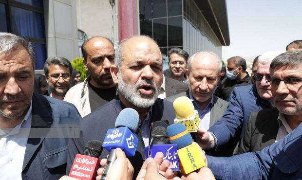 وزیر کشور تاکید کرد: تامین مسکن از مهم‌ترین دغدغه‌های جوانان است که دولت به این موضوع اهتمام جدی دارد