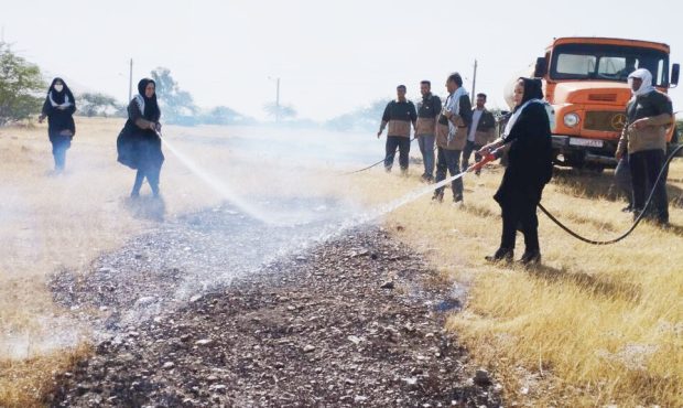 رزمایش صفر لحظه ای اطفا حریق در دهلران اجرا شد رزمایش صفر لحظه ای اطفا حریق در دهلران اجرا شد