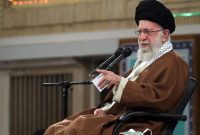 برخی به غلط تعبیر کردند که امام کلمه جمهوری را از روی رودربایستی مطرح کردند اما امام اهل رودربایستی نبود