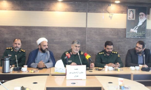 عملیات آزادسازی مهران از طریق تلویزیون های بزرگ شهری در معرض دید زائران قرار بگیرد