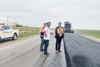 آغاز عملیات اجرایی روکش آسفالت مسیر هفت چشمه – چوار