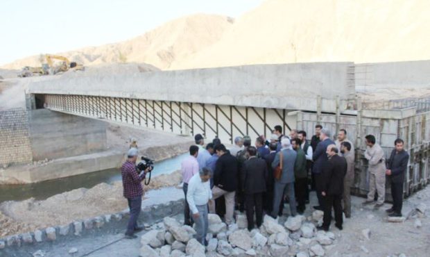 مدیرکل راهداری و حمل و نقل جاده ای خبر داد: هزینه ۴۰ میلیارد تومانی برای پل صلواتی جاده ایلام-مهران