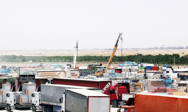 جابجایی ۳۵۰ هزار تن کالا از پایانه شهید سلیمانی مهران جابجایی ۳۵۰ هزار تن کالا از پایانه شهید سلیمانی مهران