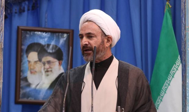 امام جمعه ایلام تاکید کرد: تقارن نماز جمعه با روز عاشورا، نشان دهنده بصیریت افزایی و دشمن ستیزی است