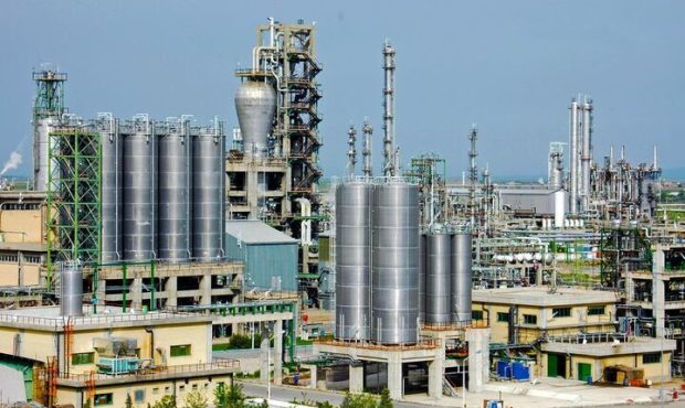 مدیر عامل پتروپالایش و عضو هیئت مدیره پتروشیمی دهلران: تعطیلی پتروشیمی دهلران از اساس کذب است