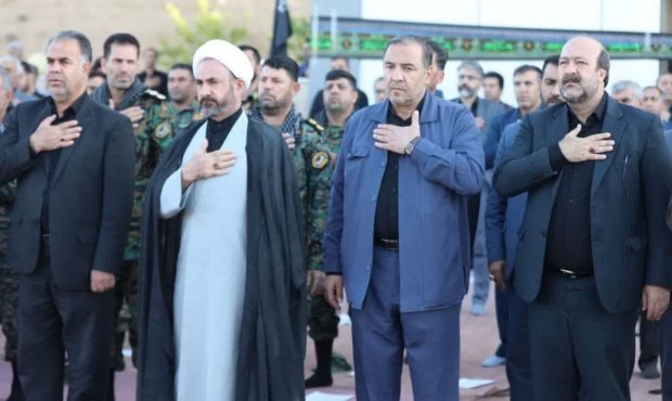 برافراشته شدن پرچم عزاداری یعنی اینکه ما در عزای امام حسین(ع) شریک هستیم