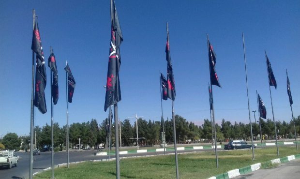 شهردار از نصب ١۵ هزار پرچم به مناسبت فرارسیدن ماه محرم در معابر عمومی ایلام خبر داد