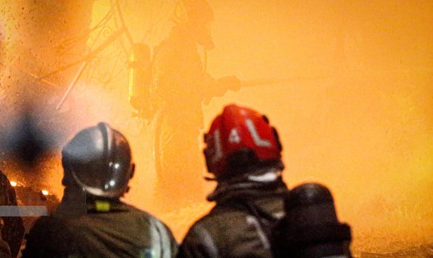 مدیرعامل سازمان آتش‌نشانی و خدمات ایمنی شهرداری ایلام خبر داد: نیروهای آتش نشان ایلام ۶ نفر گرفتار در آتش را نجات دادند