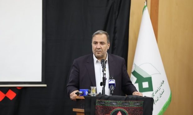 امسال مردم همچون سال‌های گذشته با وجود گرمای هوا، خدمت به زوار را با جسم و جان می‌پذیرند