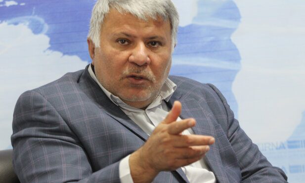 رئیس دانشگاه علوم پزشکی ایلام از مراجعه ۲۹۵ نفر گرمازده به مراکز درمانی ایلام خبر داد